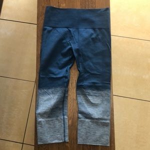 Lululemon crop size 4